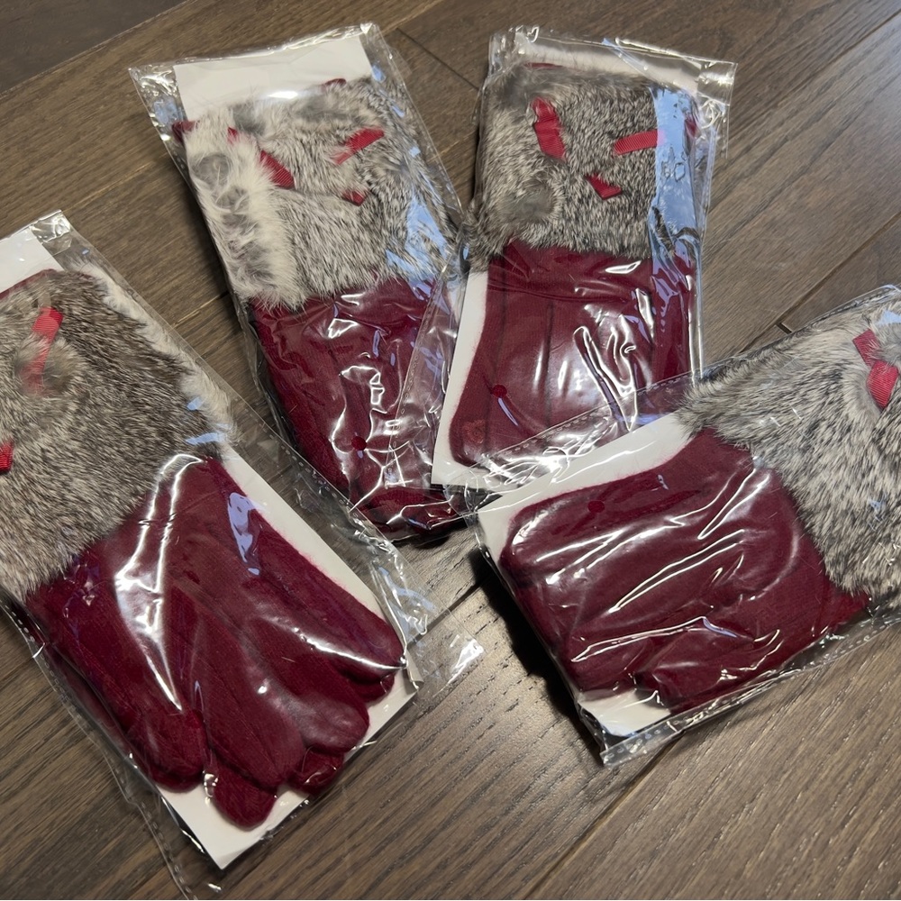 Gloves - Picture 7 of 14